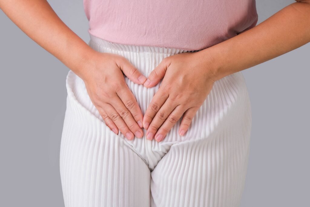 70% das mulheres sofrem com coceira e outros sintomas na região genital