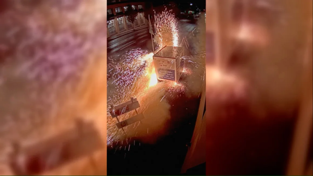 FBI oferta US$ 25 mil por informações das explosões de urnas eletrônicas nos EUA