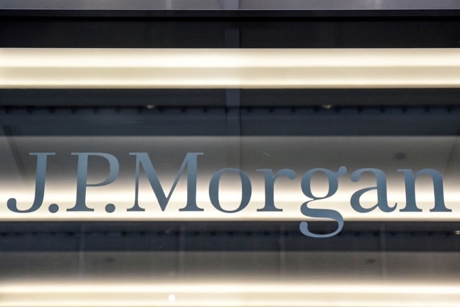 JPMorgan desaba 7% na bolsa com alerta sobre receita de juros