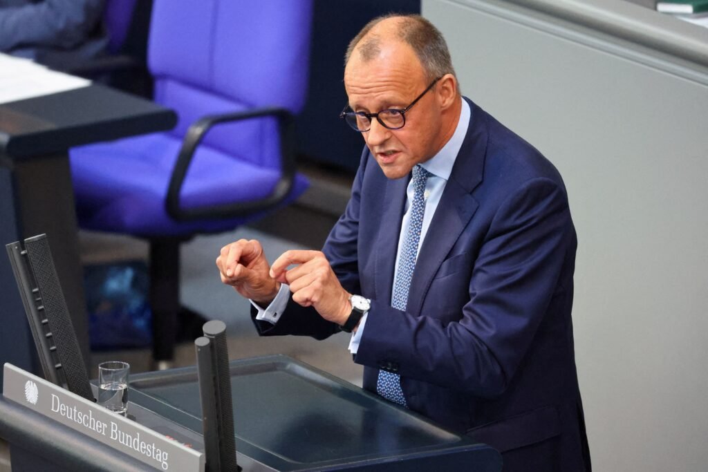 Merz promete reformar Alemanha após anunciar novo gabinete