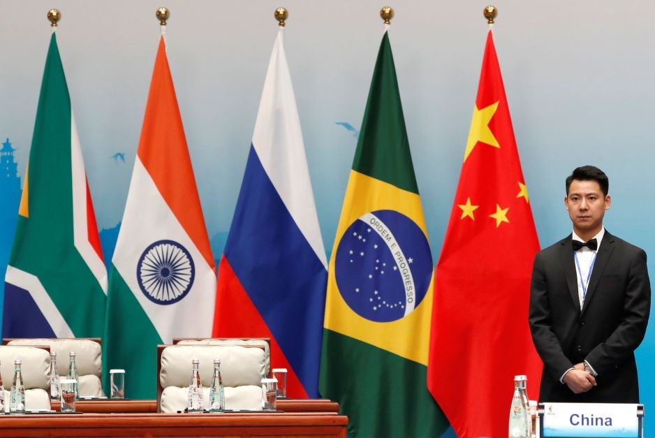 Américo Martins: Putin e Dilma discutiram alternativas ao dólar no comércio dos Brics