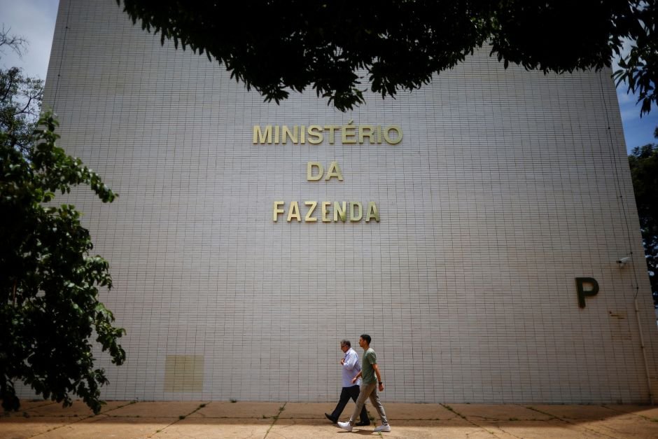 Sem reforma orçamentária adequada, Brasil caminha para colapso fiscal, analisa ex-ministro