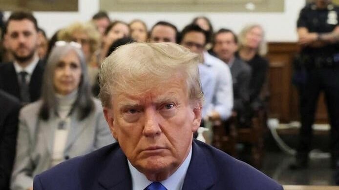 Promotoria concorda em adiar sentença de Trump, mas se opõe à anulação do caso