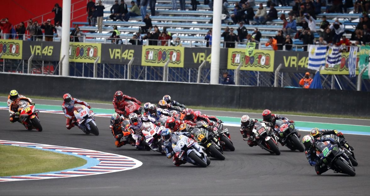 MotoGP cancela corrida em Valencia após enchentes na Espanha