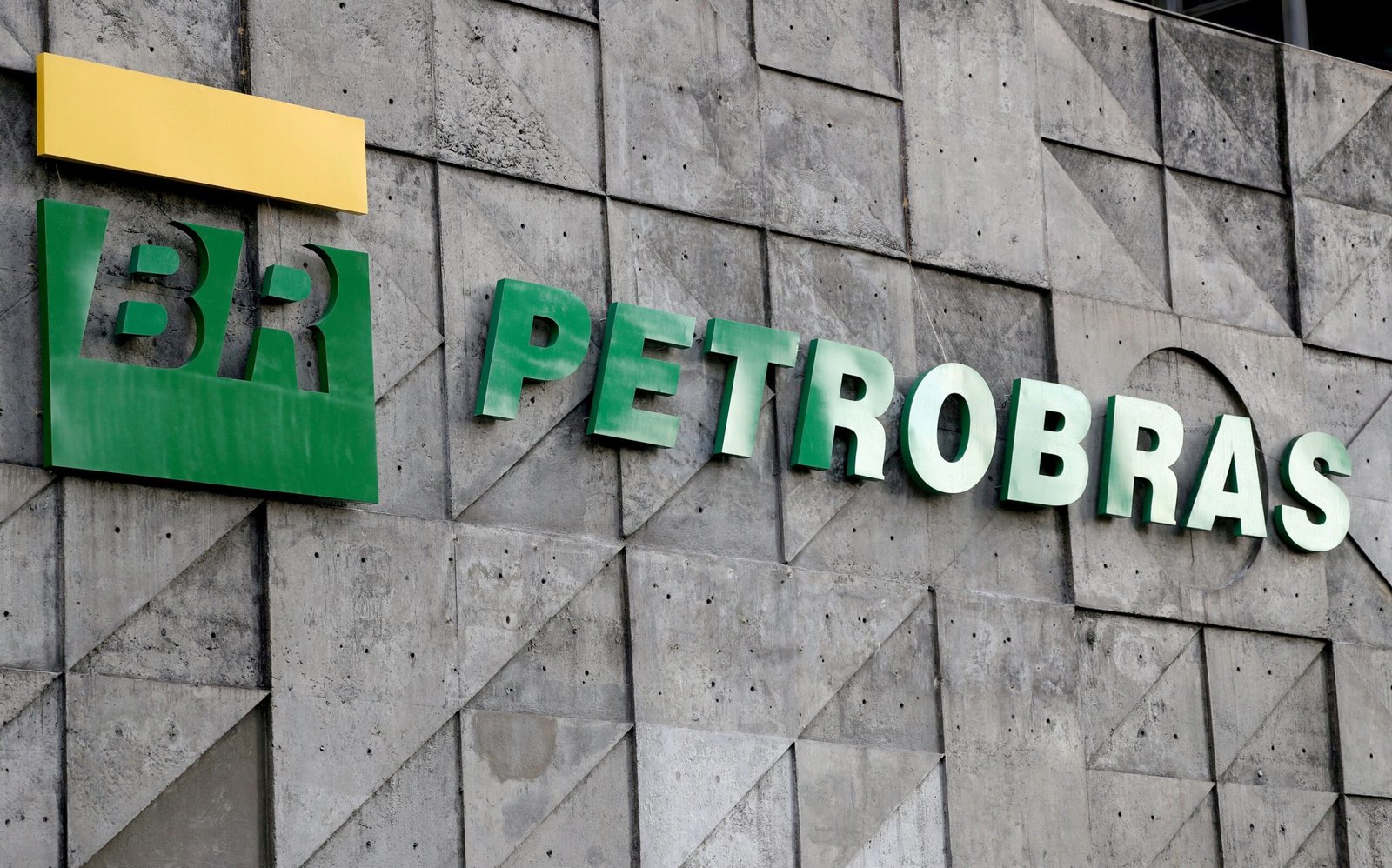 Moody’s eleva perspectiva da Petrobras de estável para positiva Moody’s eleva perspectiva da Petrobras de estável para positiva