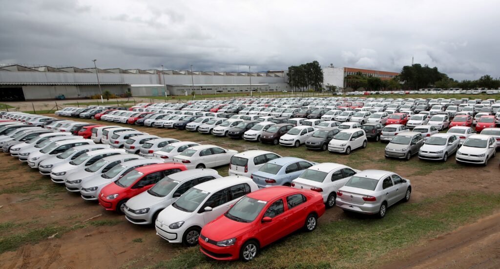 Concessionários melhoram previsão de vendas de veículos em 2024