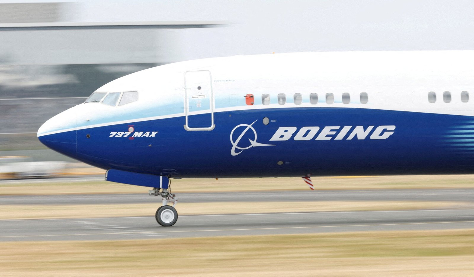 Produção industrial dos EUA cai em outubro com greve da Boeing e furacões