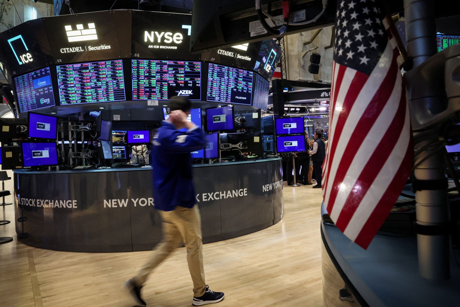 Bolsas de NY fecham em queda firme com balanços de tecnologia