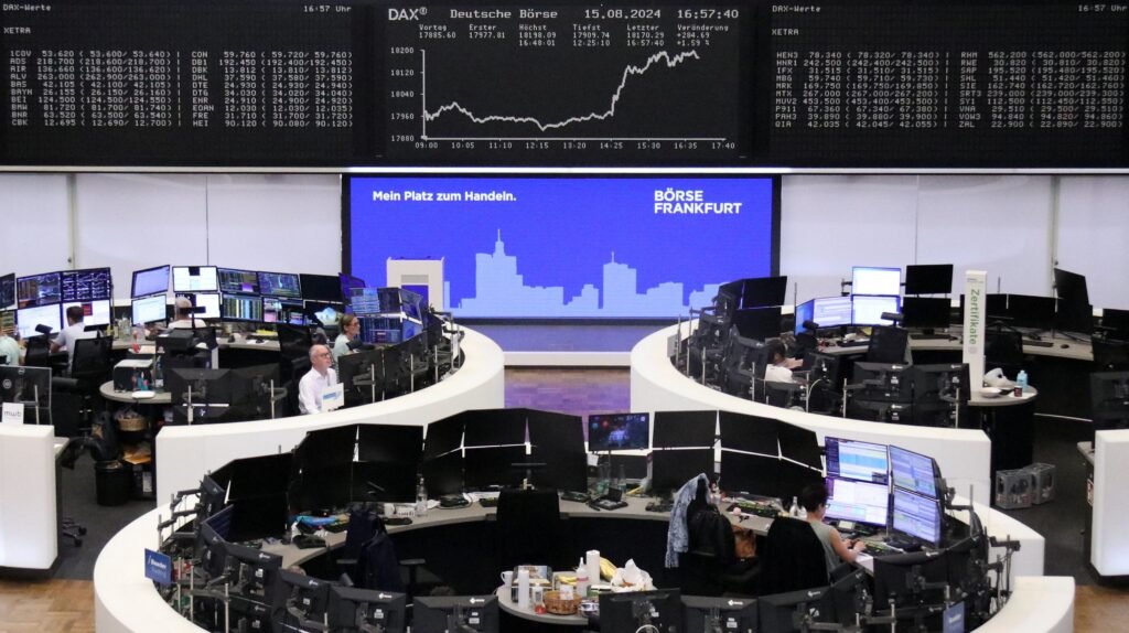 Ações na Europa atingem níveis mais baixo em um mês com balanços fracos