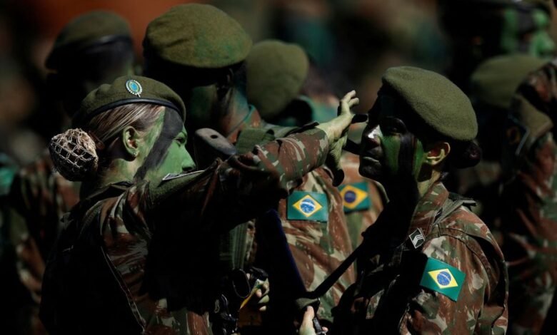 Exército investirá R$ 48 mi para adequar instalações a alistamento feminino Exército investirá R$ 48 mi para adequar instalações a alistamento feminino