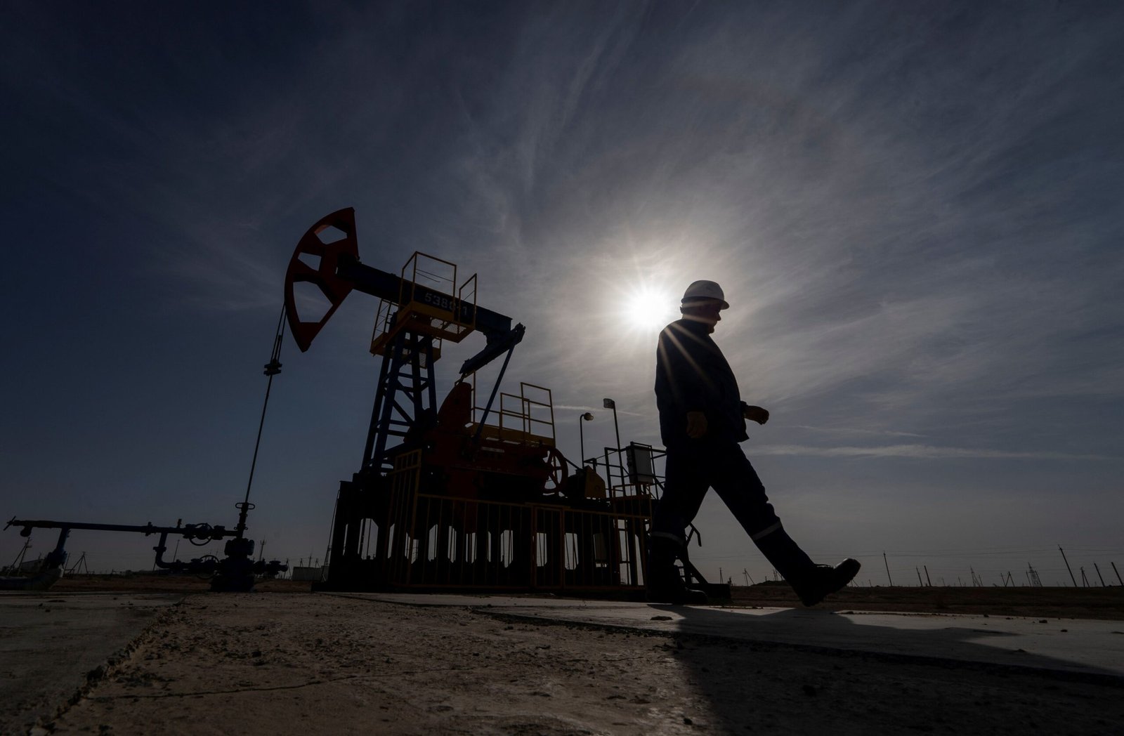 Petróleo sobe 4% na semana com foco no Oriente Médio e eleições dos EUA