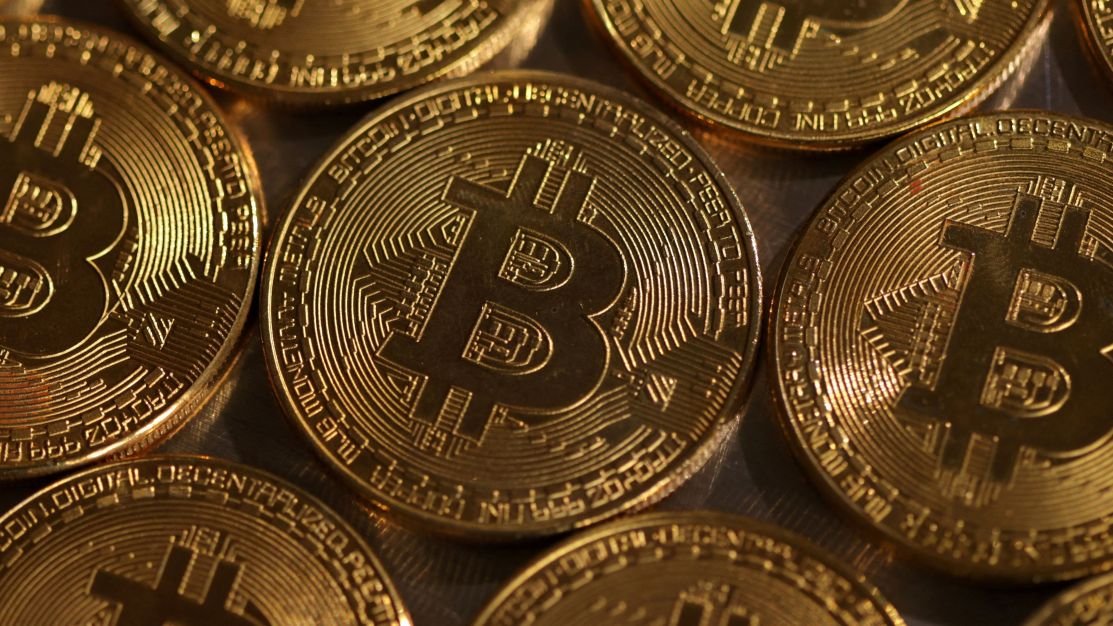 Bitcoin recua com mercado em busca de catalisador e à espera de inflação nos EUA