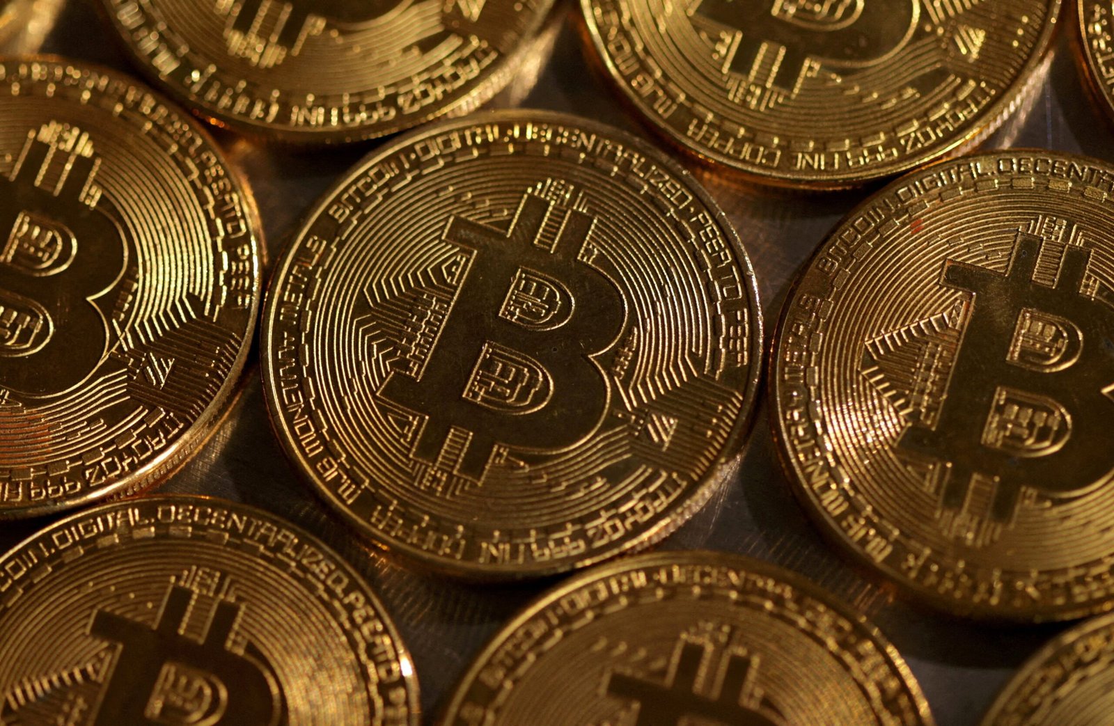Bitcoin sobe mas perde fôlego ao se aproximar de US$ 100 mil