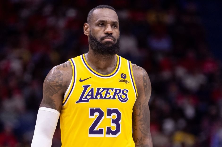 LeBron James quer ser dono de novo time da NBA, diz jornalista