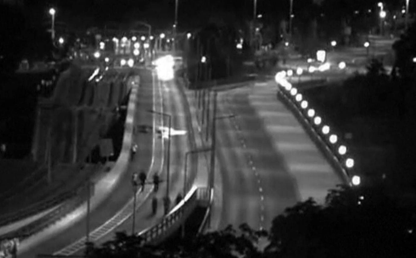 Vídeo mostra momento em que ponte desaba na Alemanha