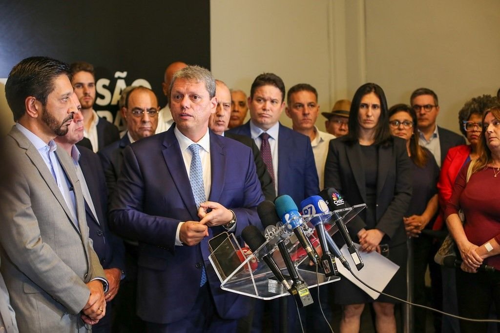 Tarcísio diz à Enel que vai até o fim por intervenção na empresa