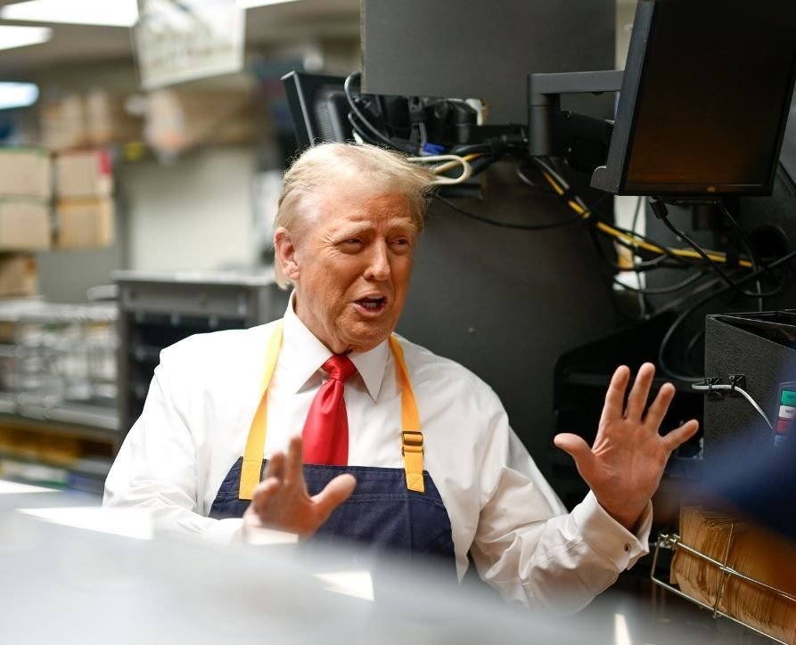 McDonald’s não deu permissão para Trump fritar batatas e nega apoio ao republicano