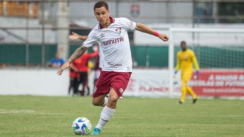 Jogador da base do Fluminense é acusado de racismo em jogo do Cariocão sub-20